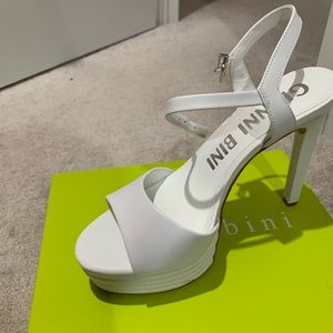 Gianni Bini platform heels 9.5